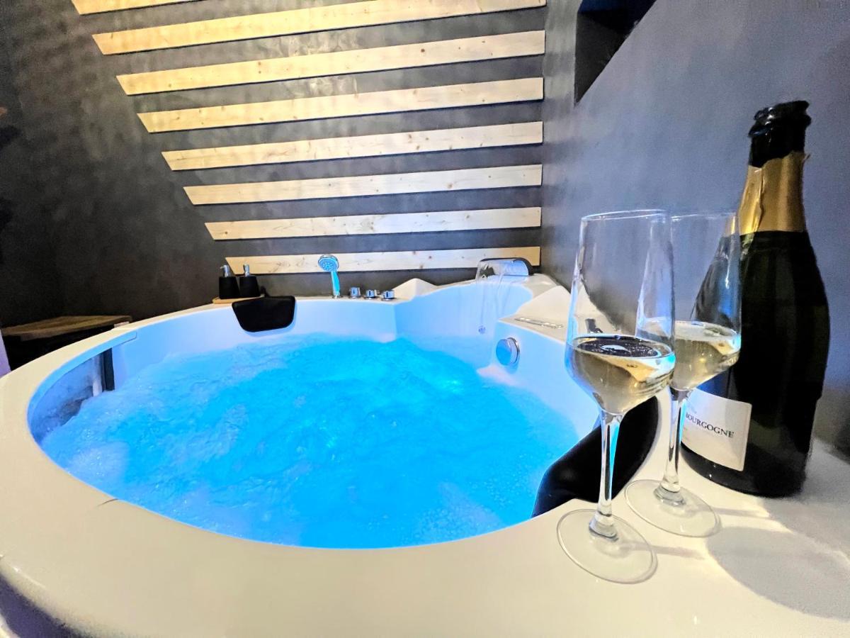 Gite Cosy Avec Jacuzzi Classe 3 Etoiles Poncin Екстериор снимка