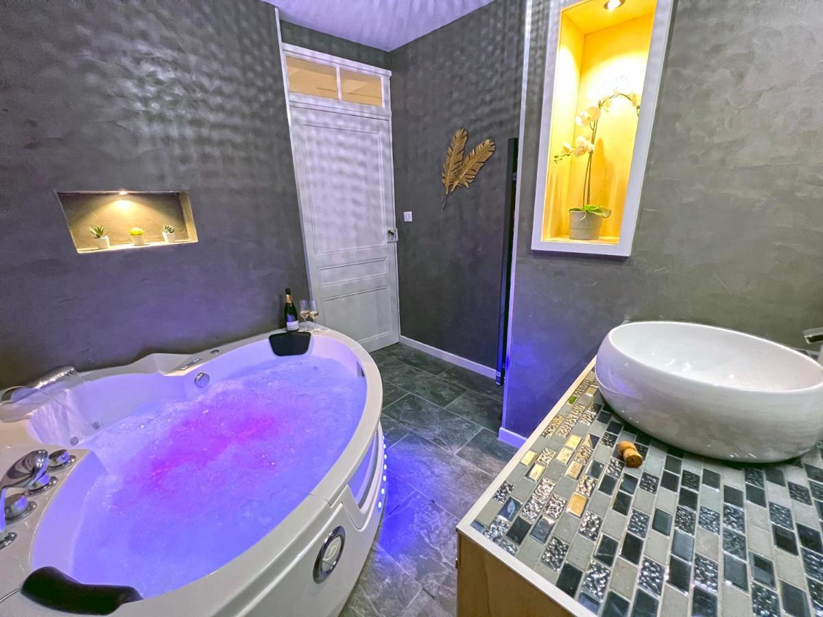Gite Cosy Avec Jacuzzi Classe 3 Etoiles Poncin Екстериор снимка